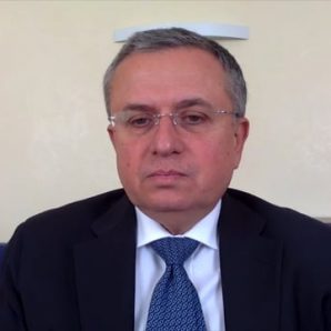 La farmacia greca ha grosse difficoltà ma ha risposto con la cooperazione