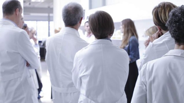 gruppo-farmacisti-dialogo