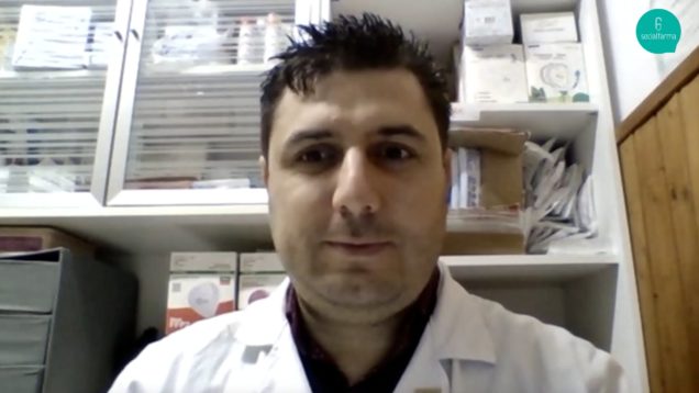 Vaccini dal parrucchiere e green-pass in tabaccheria ma non in parafarmacia